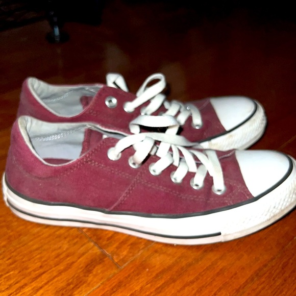 Converse - Picture 2 of 3